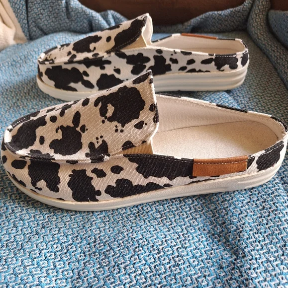 Women's Black and White Cow Print Slip-On Shoes Size 7.5 - Picture 3 of 4